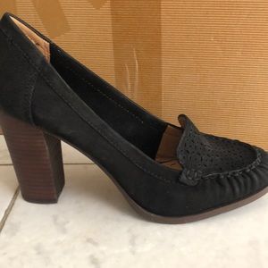 BRAND NEW! Nine West Black Nubuck leather heel